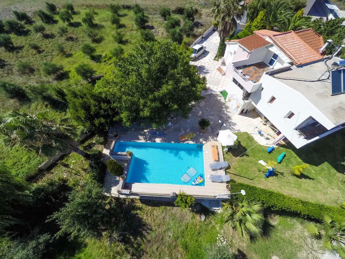 Eleana Angouselianá Exterior foto